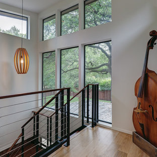 Aluminum Windows Enhance a Modern Home