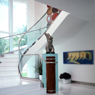Foto di una grande scala curva design