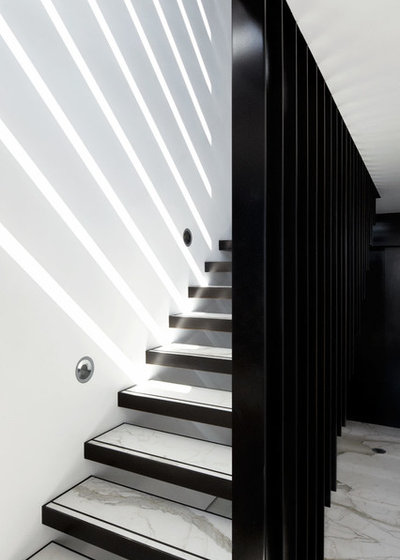 Modern Staircase by Mathieson Architects Pty Ltd