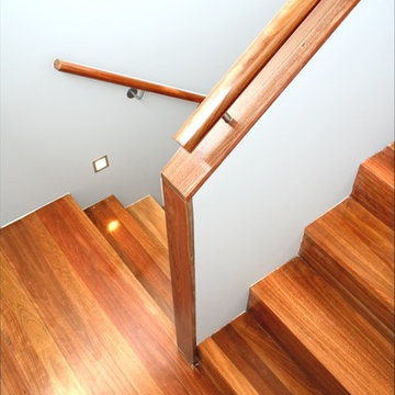 Cantilevered stair with Butt joined treads and risers