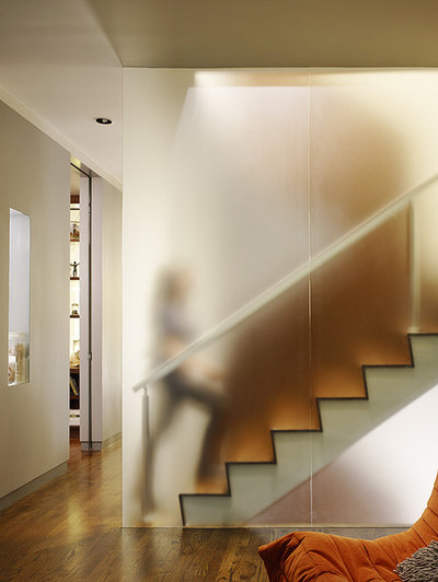Modern Staircase by Schwartz and Architecture