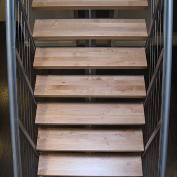 Central Stringer Stair with Cable Guardrail