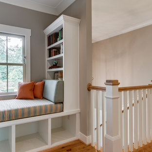 Exemple d'un escalier droit victorien de taille moyenne.