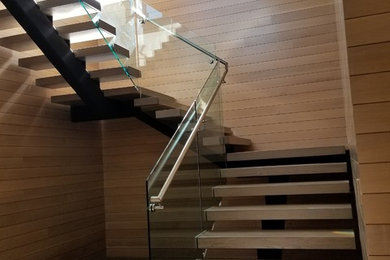 ロサンゼルスにあるコンテンポラリースタイルのおしゃれな階段の写真