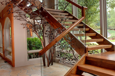 Diseño de escalera rústica sin contrahuella con escalones de madera