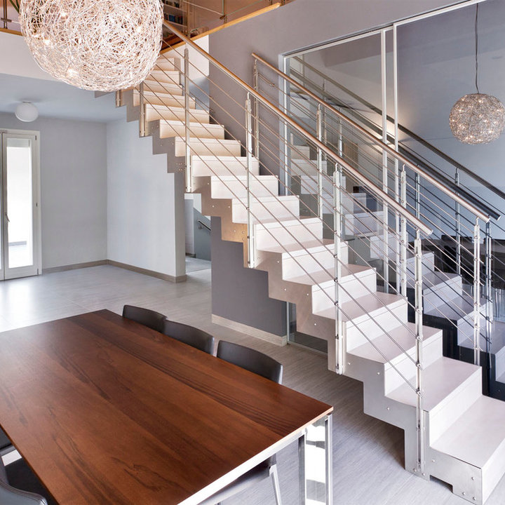 staircase garland ties