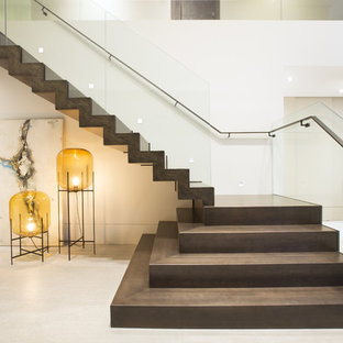 Modelo de escalera en L contemporánea
