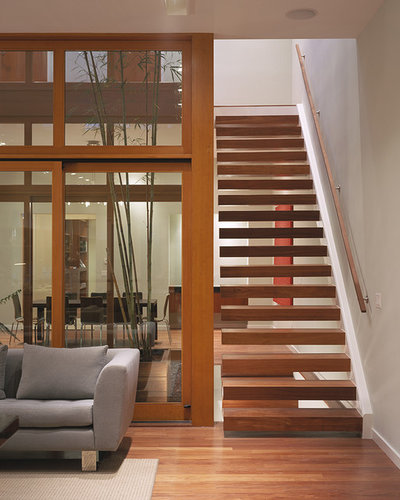 Modern Staircase by John Maniscalco Architecture