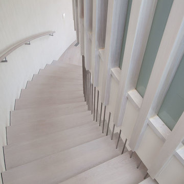 Curved Suspendo Staircase