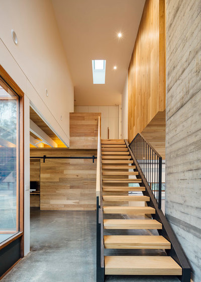 Contemporary Staircase by Moloney Architects