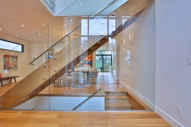 Example of a minimalist staircase design in Toronto