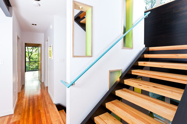 Contemporary Staircase by Studio Build