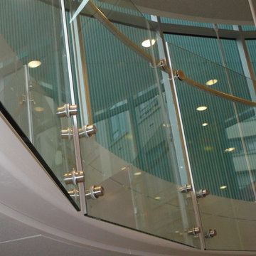 Frameless glass patio railings
