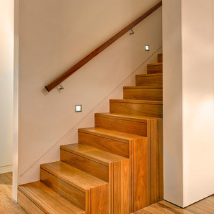 Idee per una scala a rampa dritta minimal