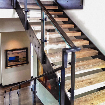 Freestanding stairs with Glass Railings