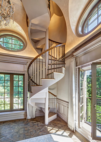 Traditional Staircase by Charles Hilton Architects