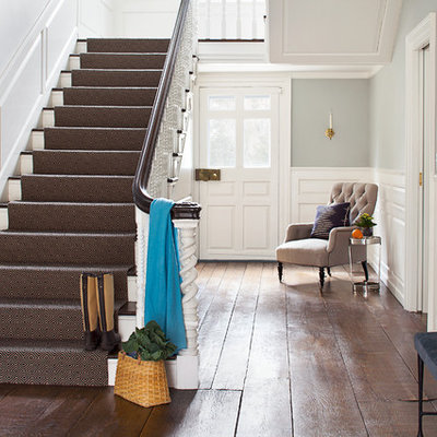 Staircase - traditional wooden u-shaped staircase idea in New York