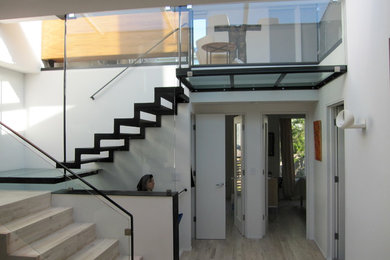 Staircase - contemporary staircase idea in San Francisco