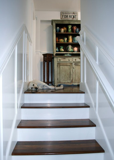 Traditional Staircase hallways and landings