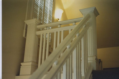 ソルトレイクシティにあるトラディショナルスタイルのおしゃれな階段の写真