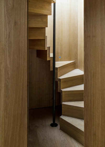 Contemporary Staircase by Peter Feeny Architects