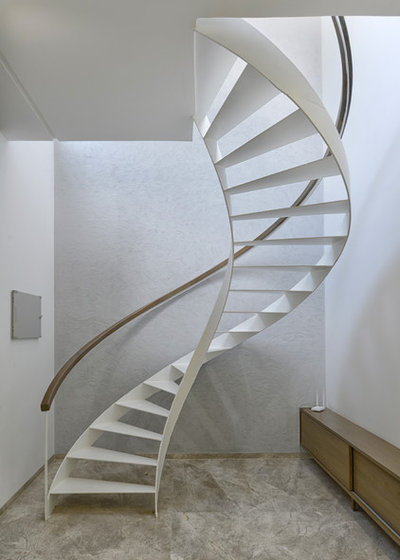 Contemporary Staircase by S A K Designs