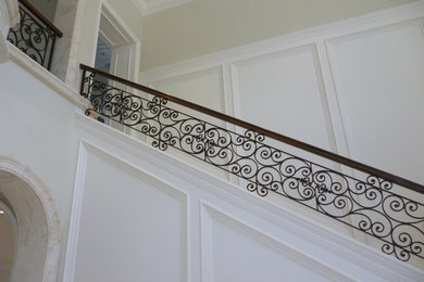 Imagen de escalera recta contemporánea de tamaño medio