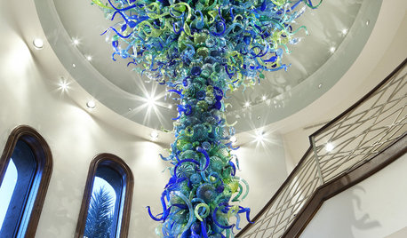 Witness a Fantastic Chihuly Glass Sculpture Installation