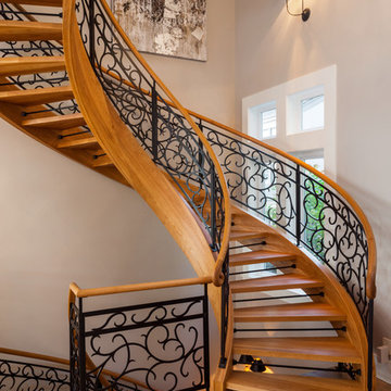 Kirkland Curved Staircase