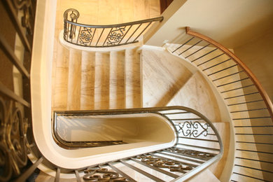 Elegant staircase photo in Cleveland
