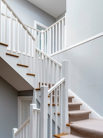 Traditional Staircase by Michael Bell Architects Pty Ltd