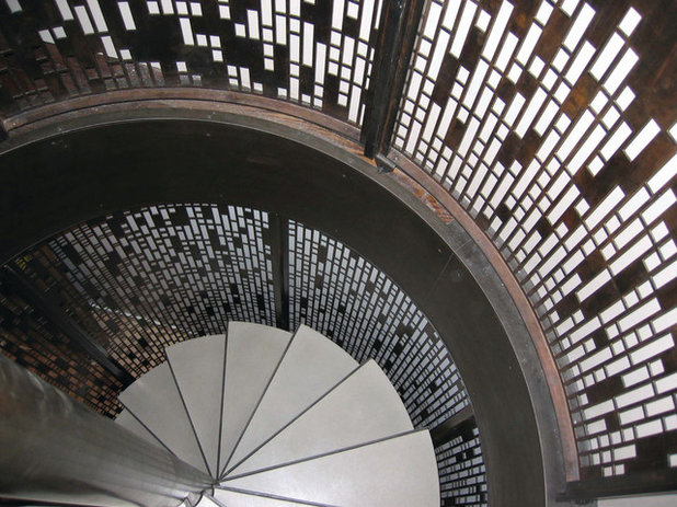 Modern Staircase by Lewis.Tsurumaki.Lewis Architects