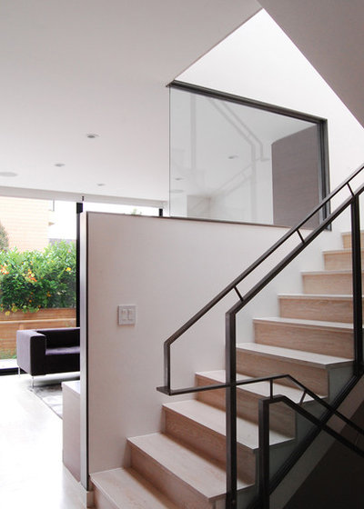 Modern Staircase by MAK Studio