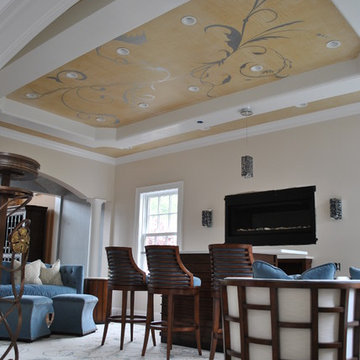 Manhatten style Living Room with tray ceiling