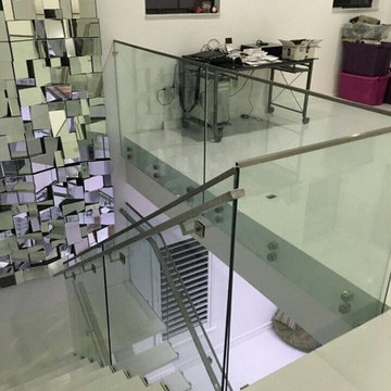 Modern Design Steel Wood Staircase With Glass Railing