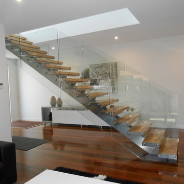Modern Single Stringer Straight Steel Solid Wood Staircase