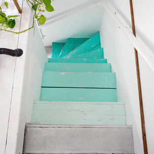 Aménagement d'un escalier éclectique.