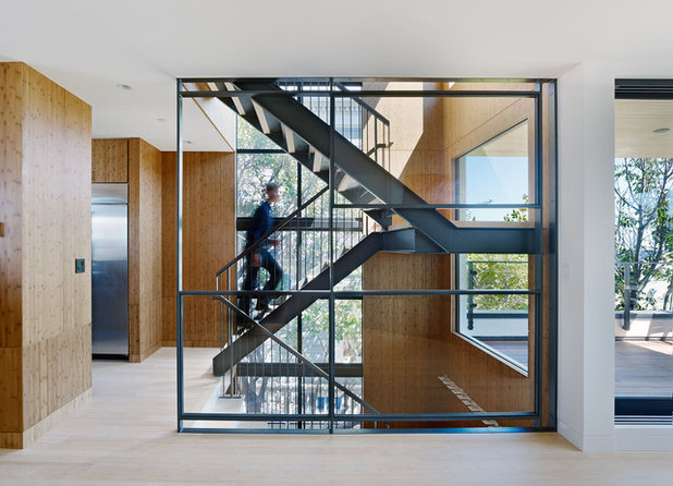 Moderne Escalier by Moroso Construction