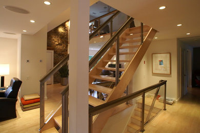 Photo of a contemporary staircase in Bridgeport.