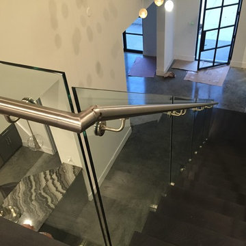 Oak Valley Project/glass railings and stainless steel handrail