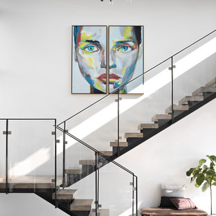 Schwebende, Große Moderne Holztreppe mit Holz-Setzstufen und Glasgeländer in San Francisco