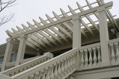 Elegant staircase photo in Milwaukee