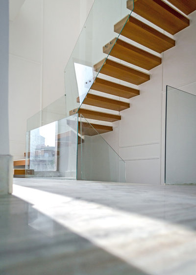Contemporary Staircase by r+d Studio