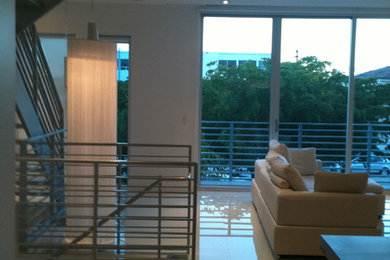 Example of a minimalist staircase design in Miami
