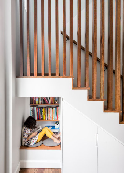 Contemporary Staircase by Amrish Maharaj Architecture