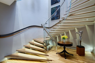 グラスゴーにあるエクレクティックスタイルのおしゃれな階段の写真