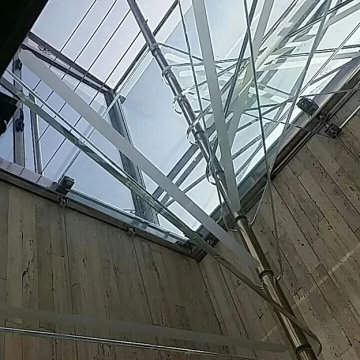 Scala trasparente