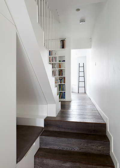 Contemporary Staircase by Scenario Architecture