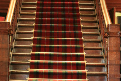 グラスゴーにあるトラディショナルスタイルのおしゃれな階段の写真