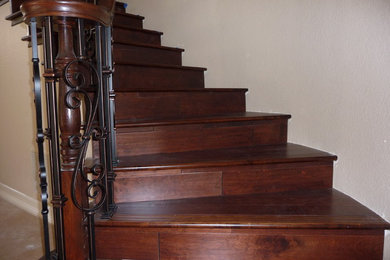 Staircase - mid-sized traditional staircase idea in San Diego